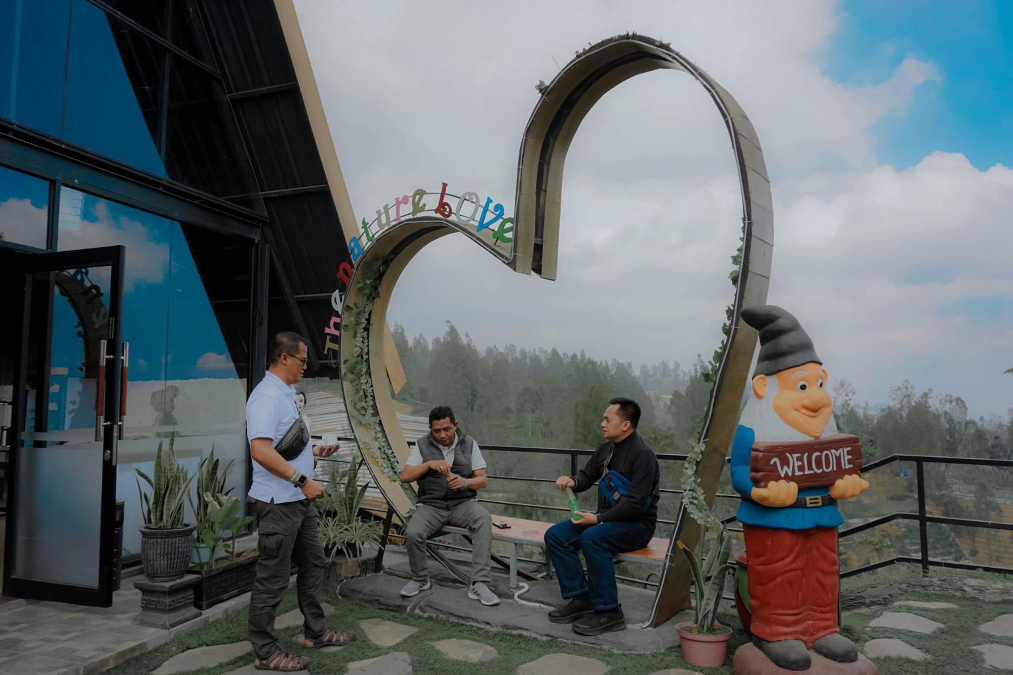 Hotel Nature Bromo And Resort Pasuruan Extérieur photo